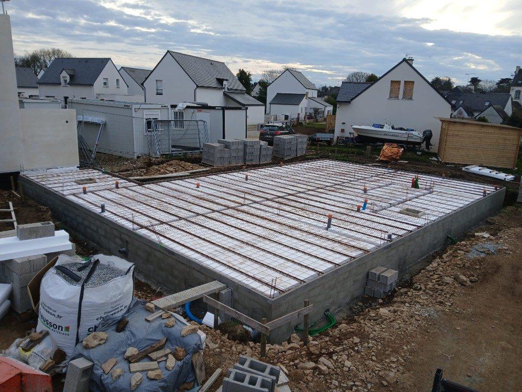 Préparation d’un plancher : hourdis, treillis soudé et sorties de réseaux